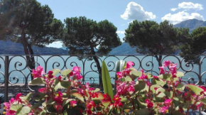 Casa d'epoca fronte lago a Domaso lago di Como Domaso